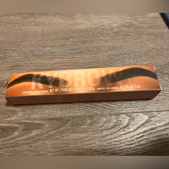 Kylie Cosmetics Brow pencil + brow gel - Picture 2 of 3